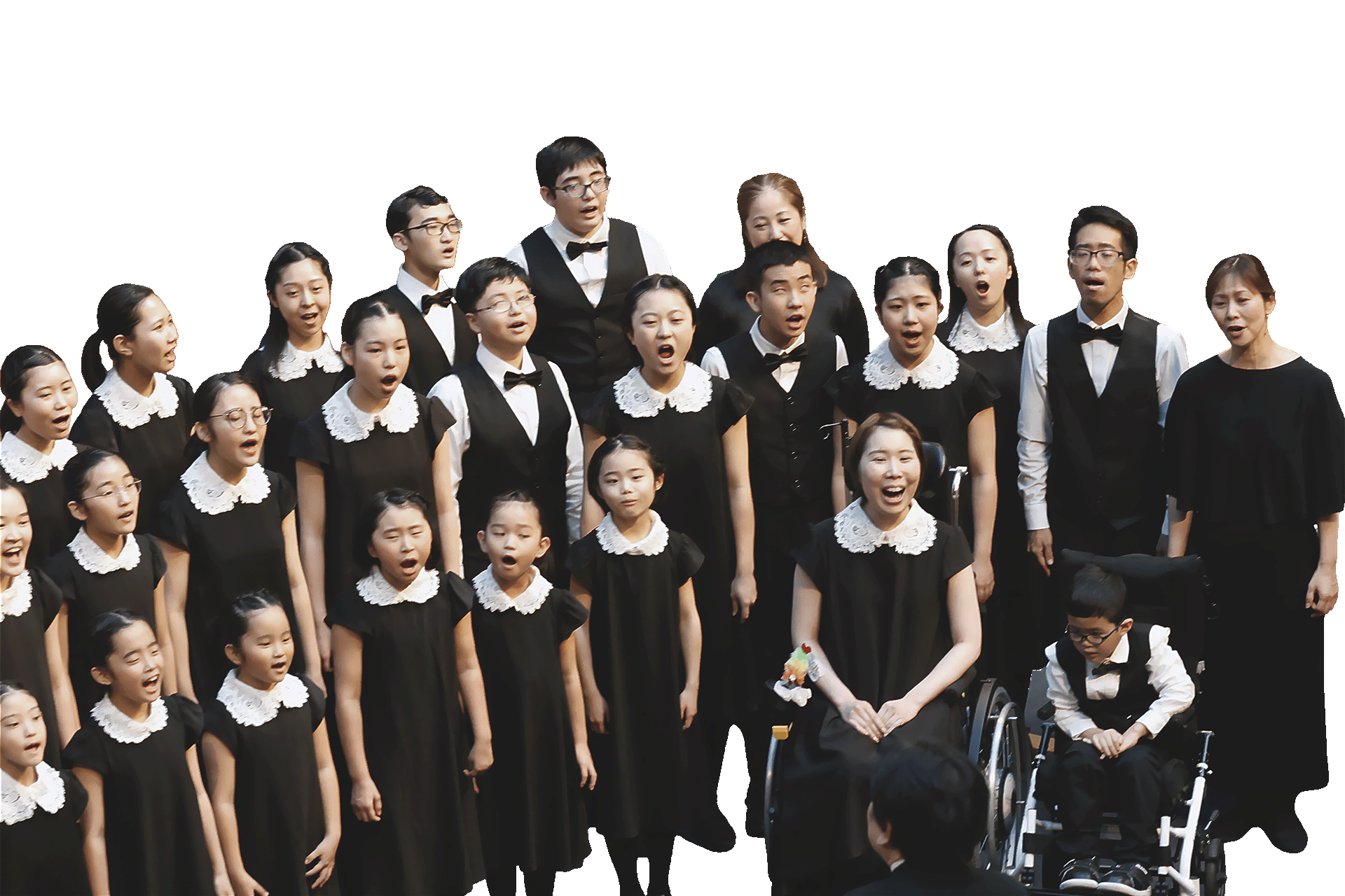 様々な子どもたちが一緒に歌う合唱団